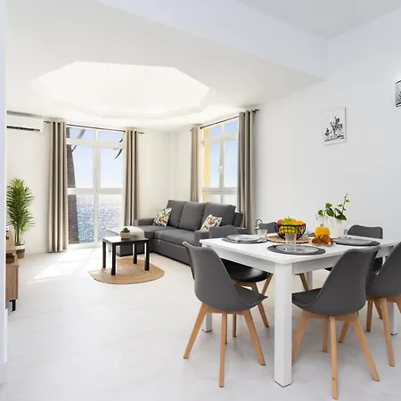 Natural Ocean Pool Апартаменты