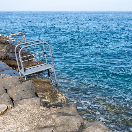 Natural Ocean Pool * Адехе